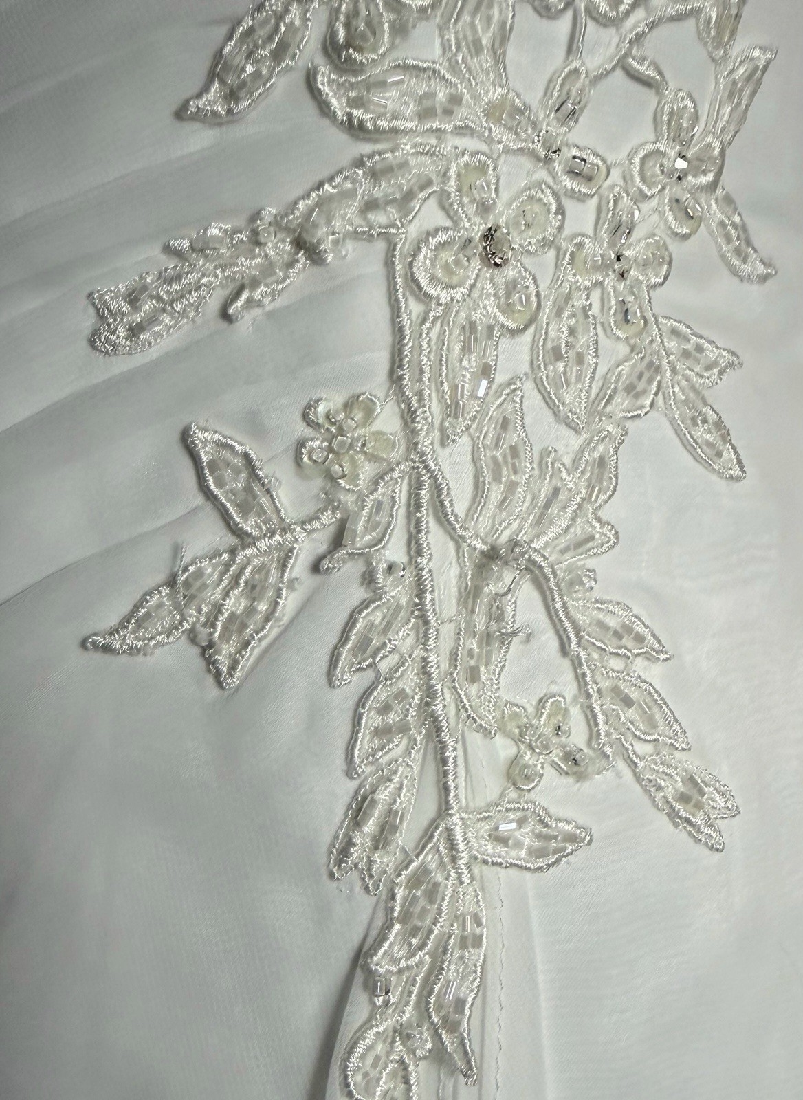 David’s Bridal V9409 White Size 6 Chiffon A-line Wedding Dress W/ Side Draping
