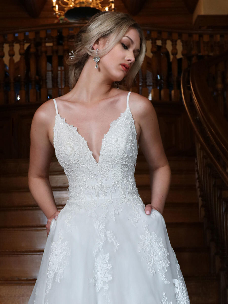 Ashley & Justin Bride 10714 Wedding Dress 10 Ivory Ball Gown Lace Illusion
