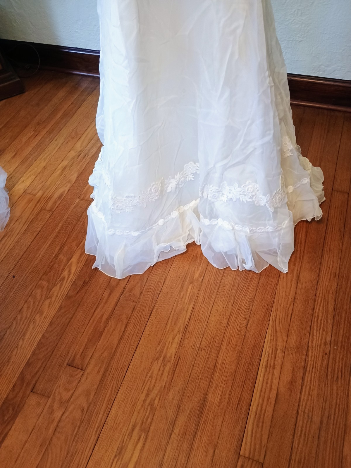 GIUSEPPE VINTAGE WHITE NYLON & SATIN FEEL WEDDING DRESS & HAT & VEIL S/M #1