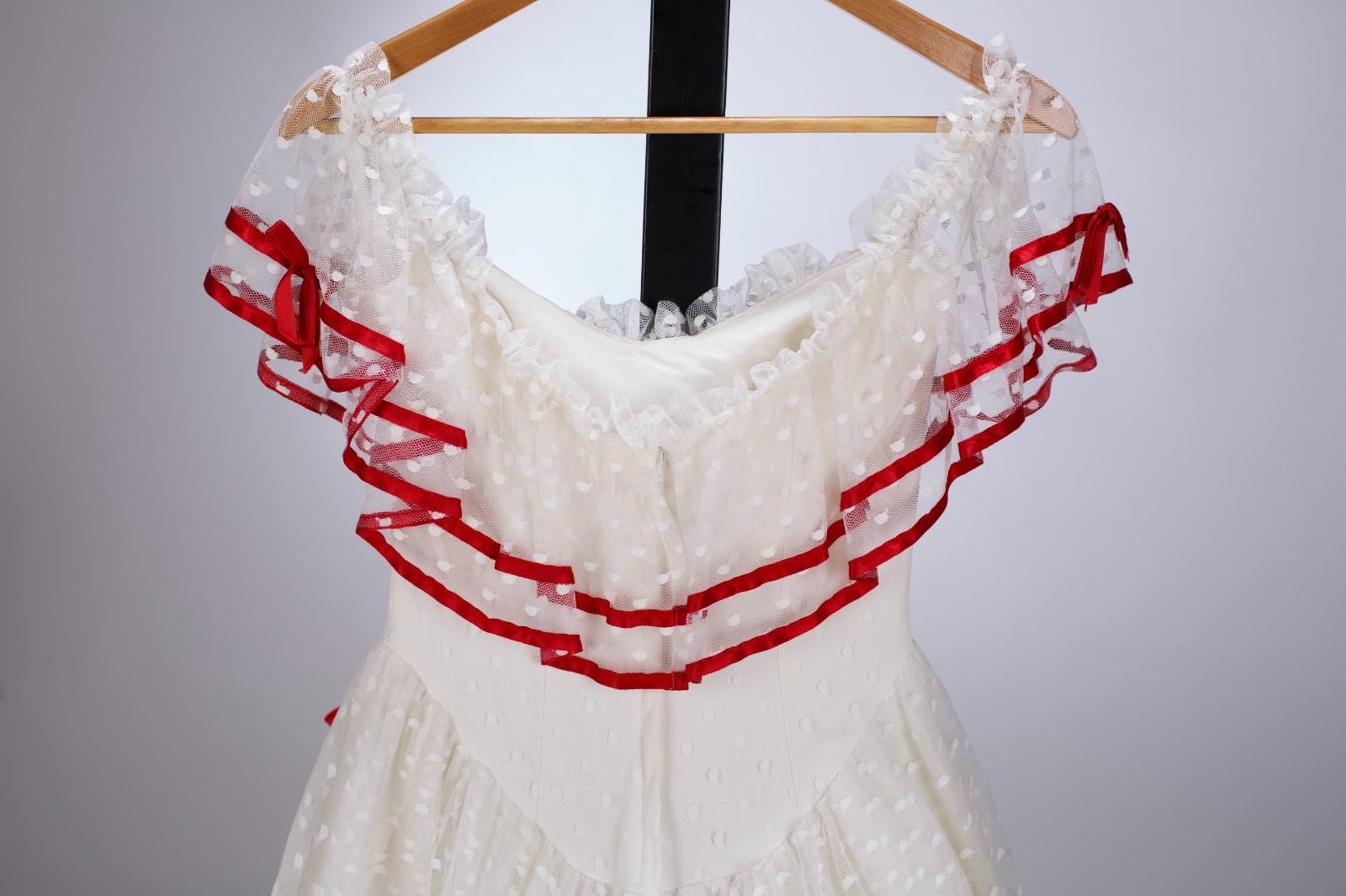 VTG Flirtations by Alfred Angelo Dotted Tull Southern Ball Gown Ivory Size 3/5