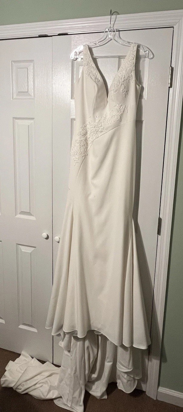 Worn Casablanca Bridal BL256 Brooke Size 8