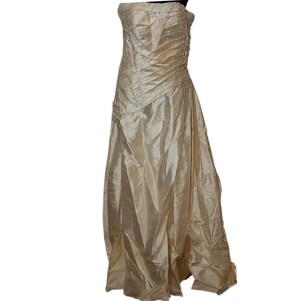 YSA Makino Off White Silk Wedding Dress 12