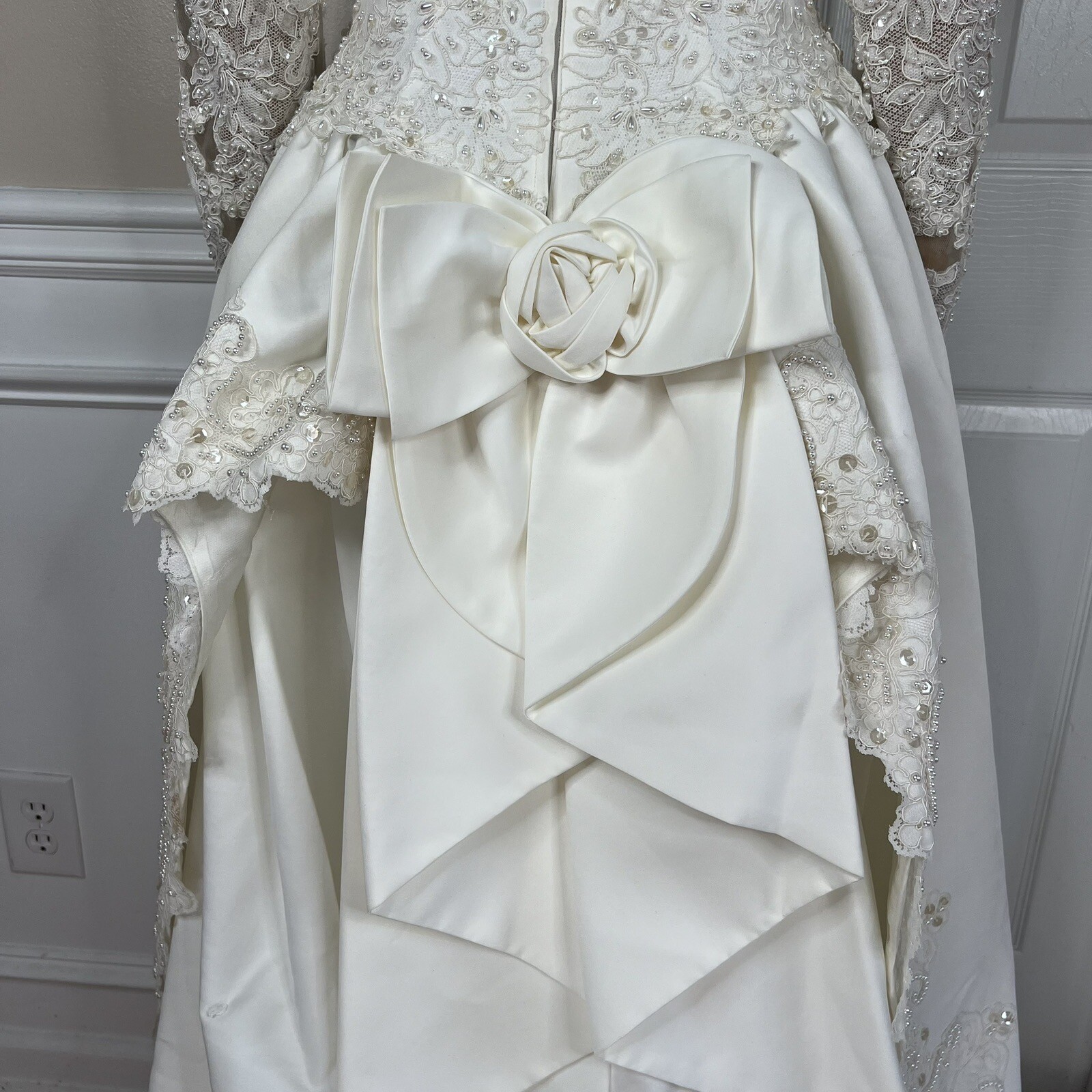 Oleg Cassini Wedding Dress Size 8 Off White Beaded Bodice Long Sleeves Trumpet