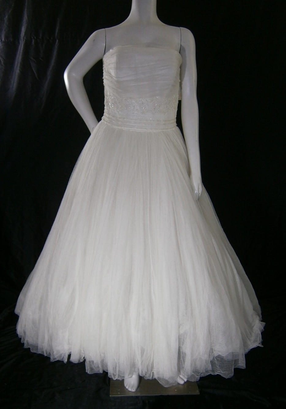 Luna Novias 10-12 Wedding Dress Natural Tulle Beaded Lace Gown Short 52″ Tea