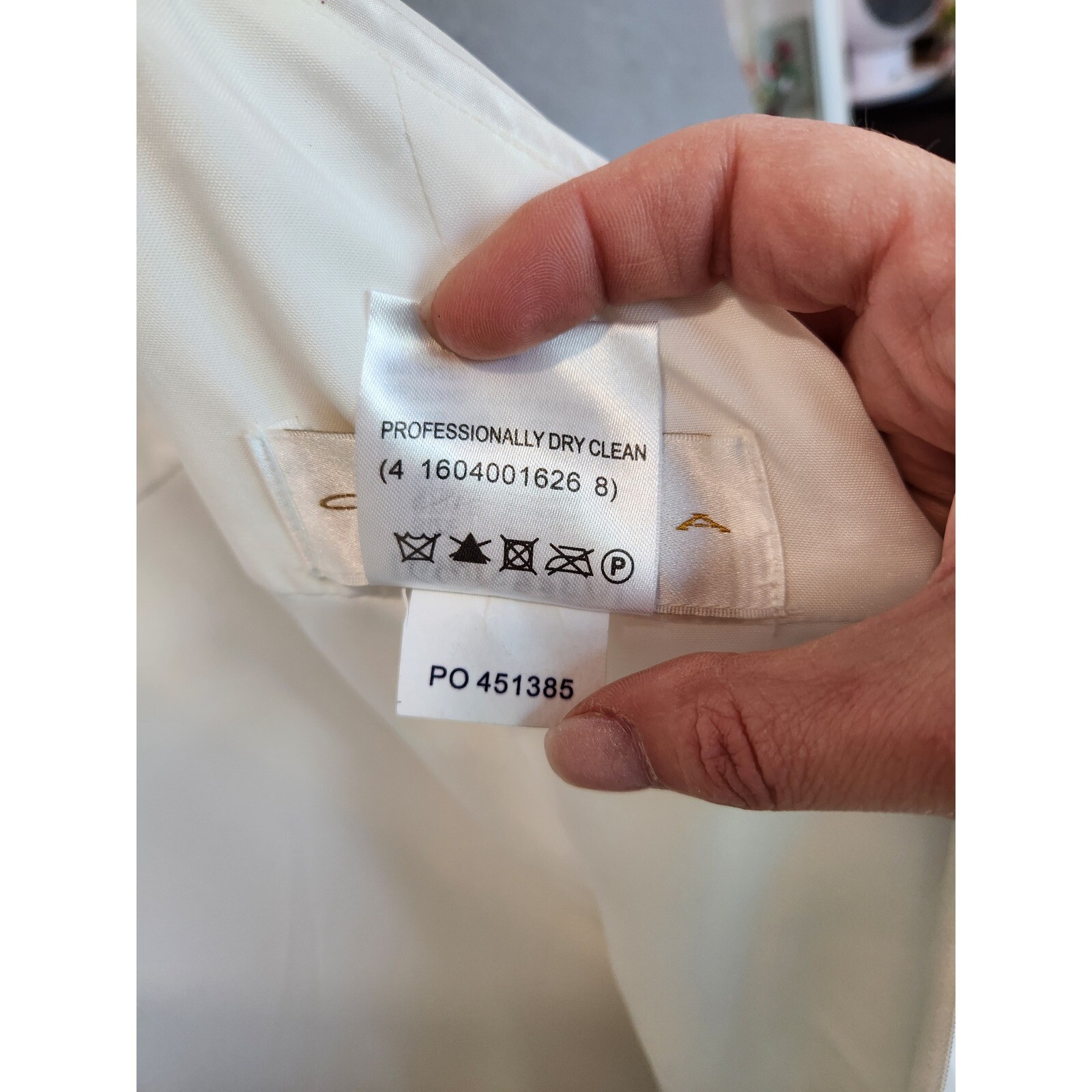 David’s Bridal Galina Satin Wedding Dress Sz 2 Halter Style Roses Small Train