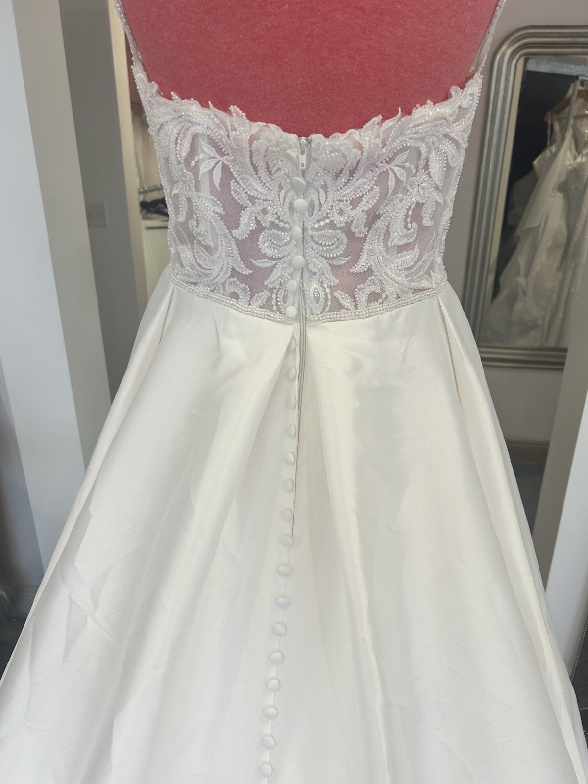 Essense of Australia D3461 size 16
