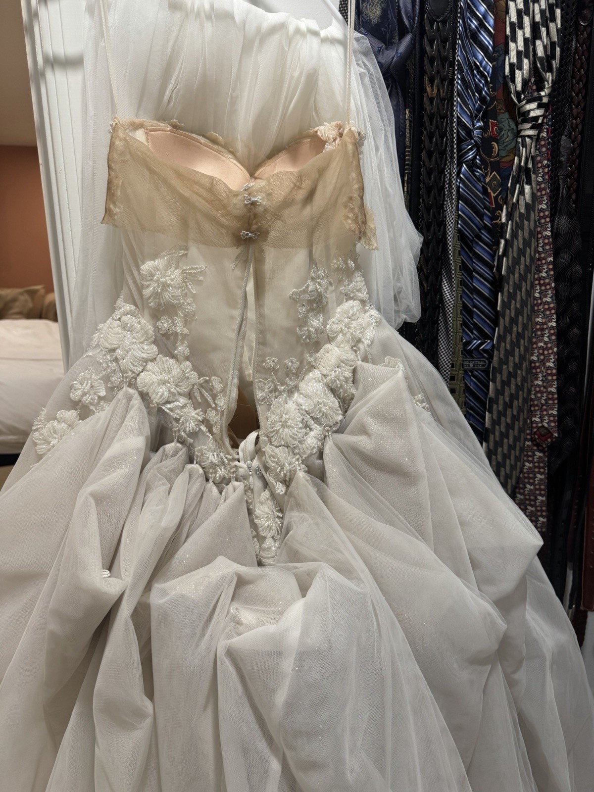 Ivory Strapless Lace Beaded Tulle Ball Gown Wedding Dress Full-Length Buttons