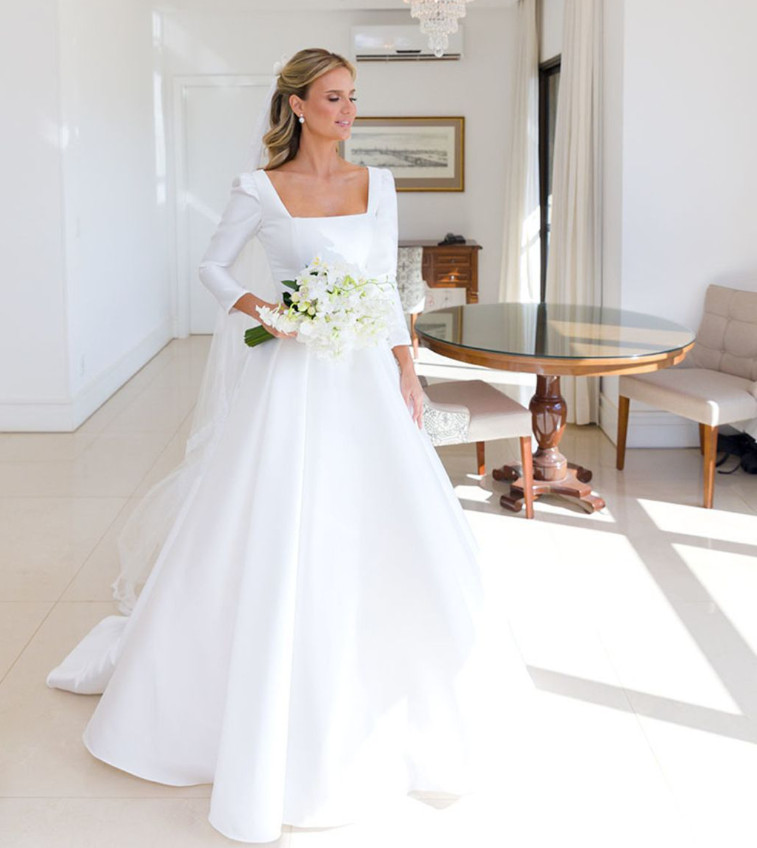 Romantic Wedding Dresses Satin 3/4 Sleeves Square Neck A Line Bridal Gowns