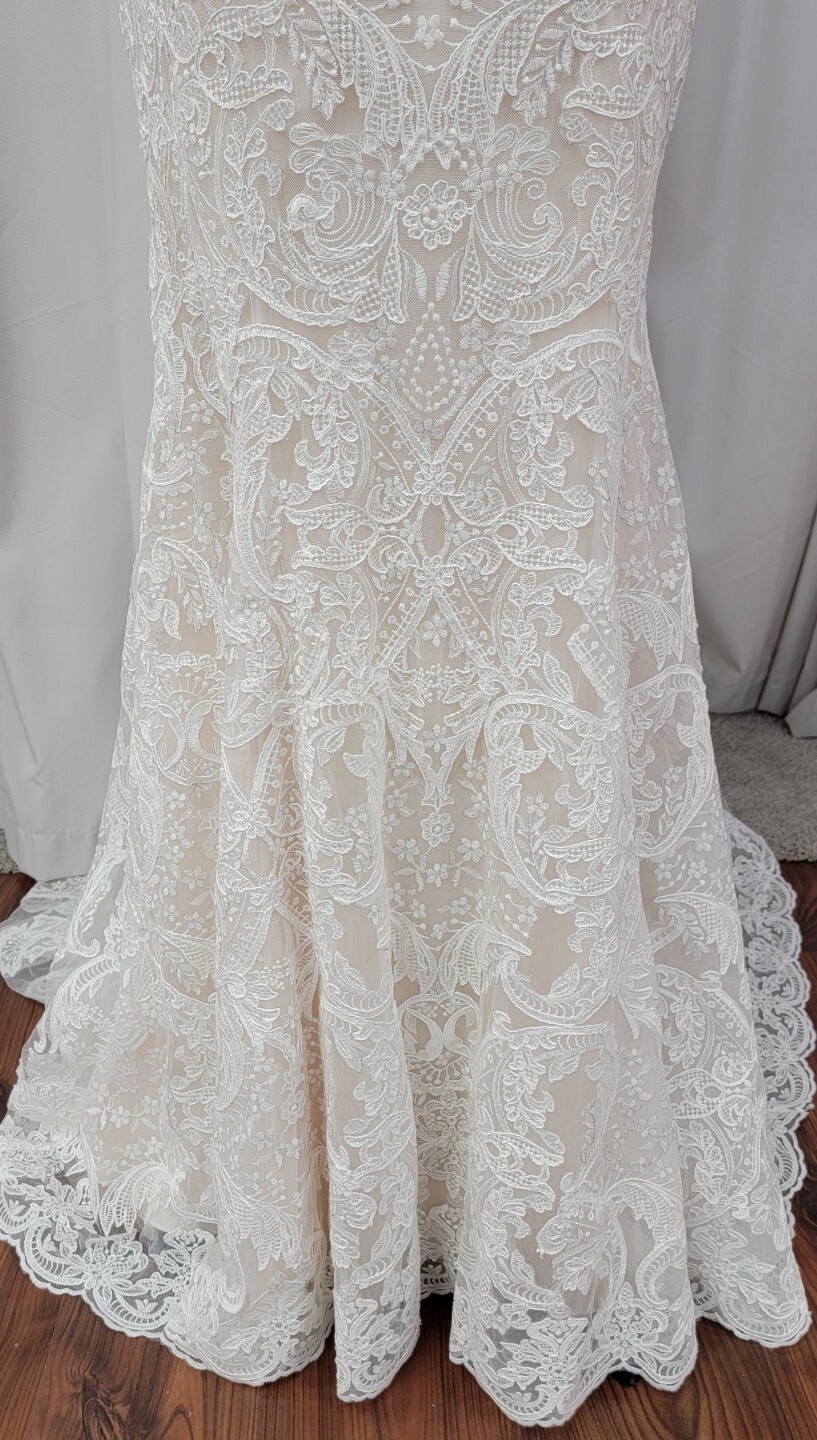 NEW Morilee Bridal 8112 Malia Wedding Dress Sheath Fit Flare Open Low Back Lace