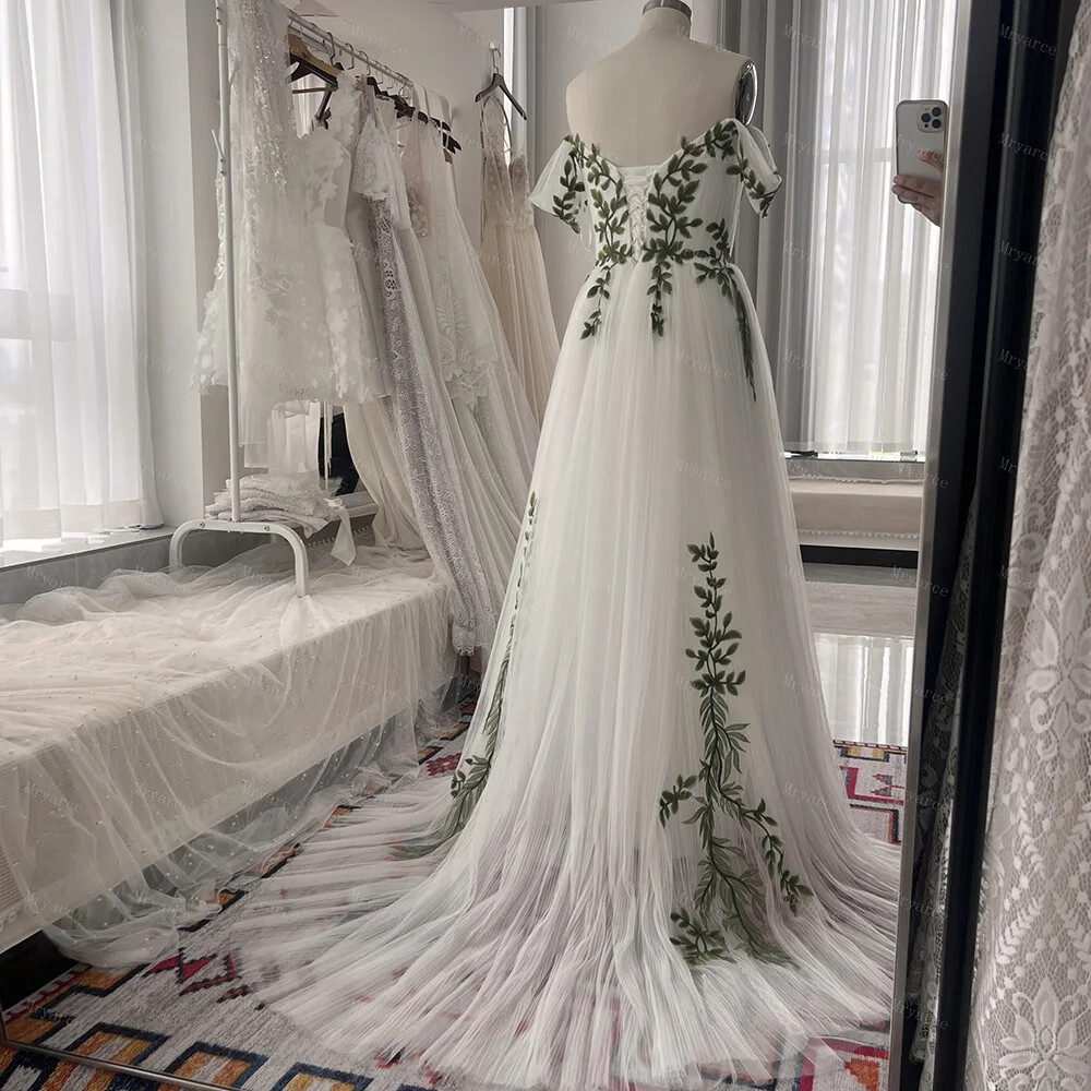 Boho A-Line Wedding Dress Spaghetti Straps Sleeveless 3D Green Leaf Bridal Gowns