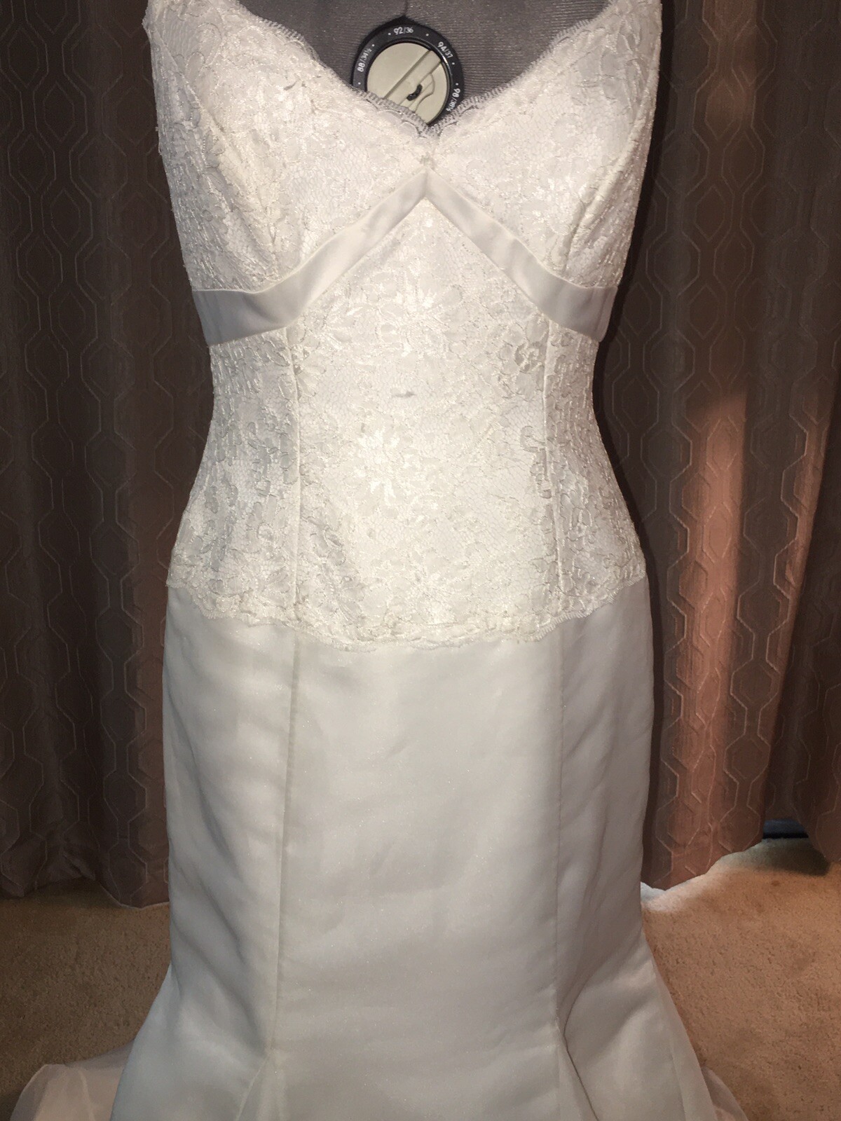 Stunning Bride 2 Be Wedding Dress #16639 Off White Mermaid Size 8 Sleeveless