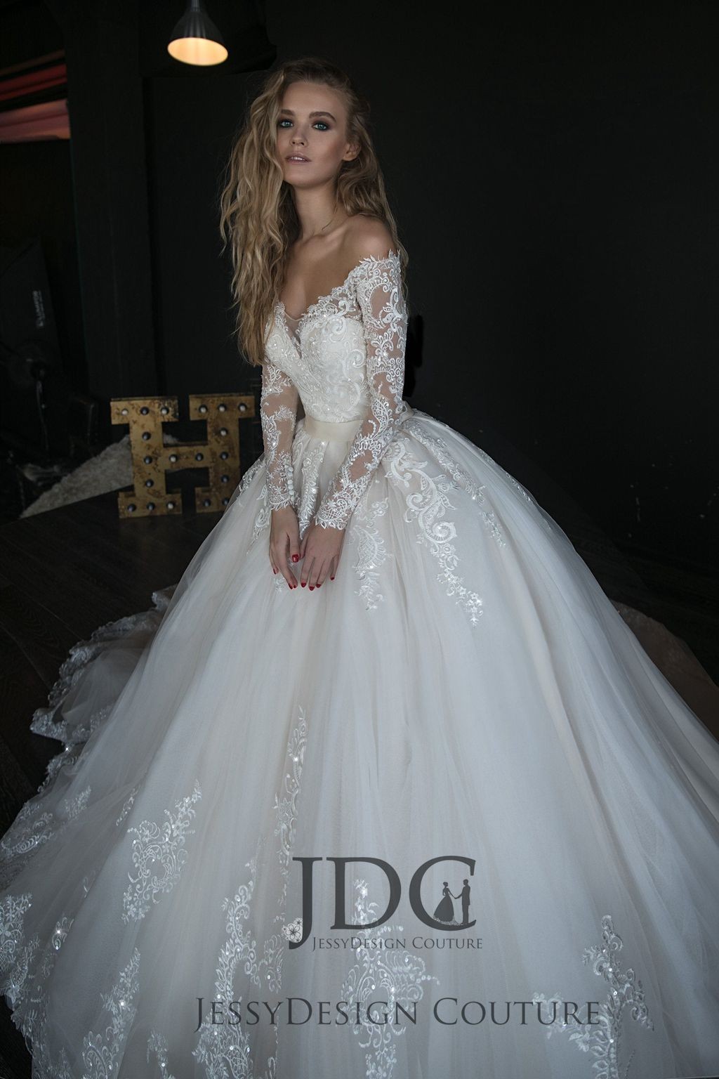 Luxurious lace wedding dress wedding dress 32-60 plus size n.measurement long sleeve beads