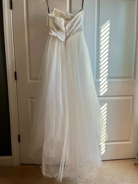 David’s Bridal Strapless Satin and Tulle Ball Gown Size 4 Soft White