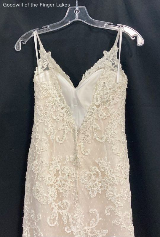 Casablanca Champagne Ivory Silver Imperial Gown Size 33 x 26 1/2 w/ Tag READ