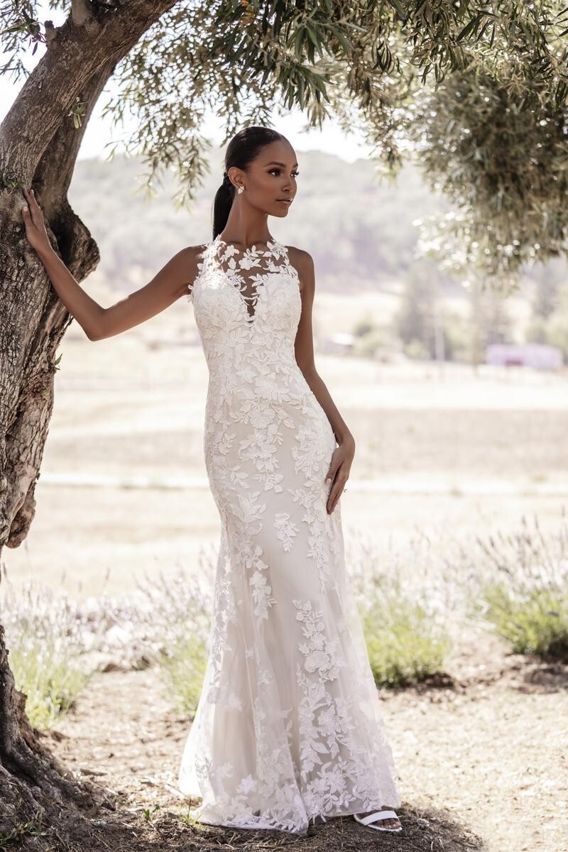 Sample Wedding Dress – Allure Romance Style R3610 – Size 18 – great condition