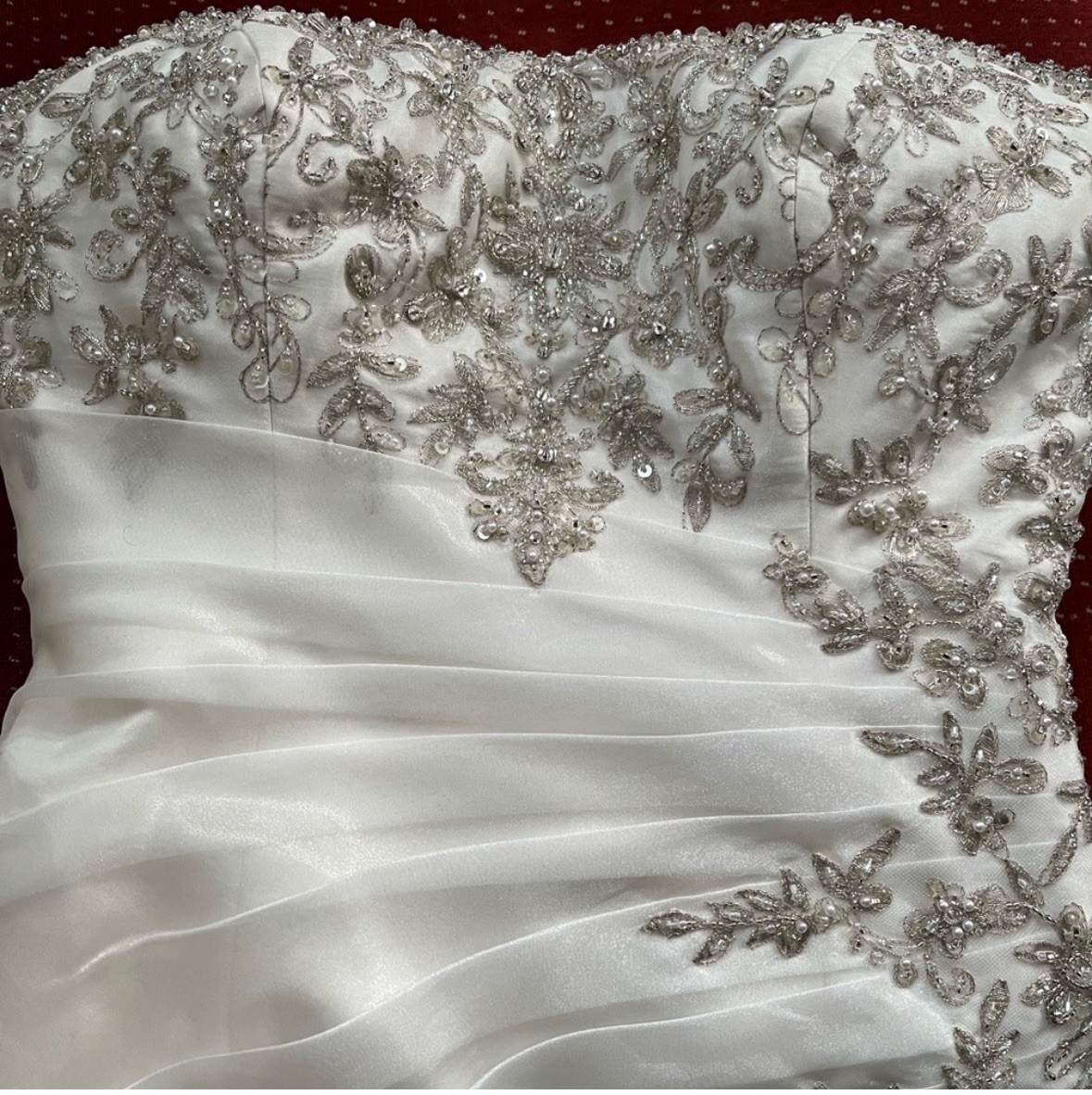 Ella Rosa Wedding Dress Ivory, Veil size 6 Corset Back Fits Size 4-8