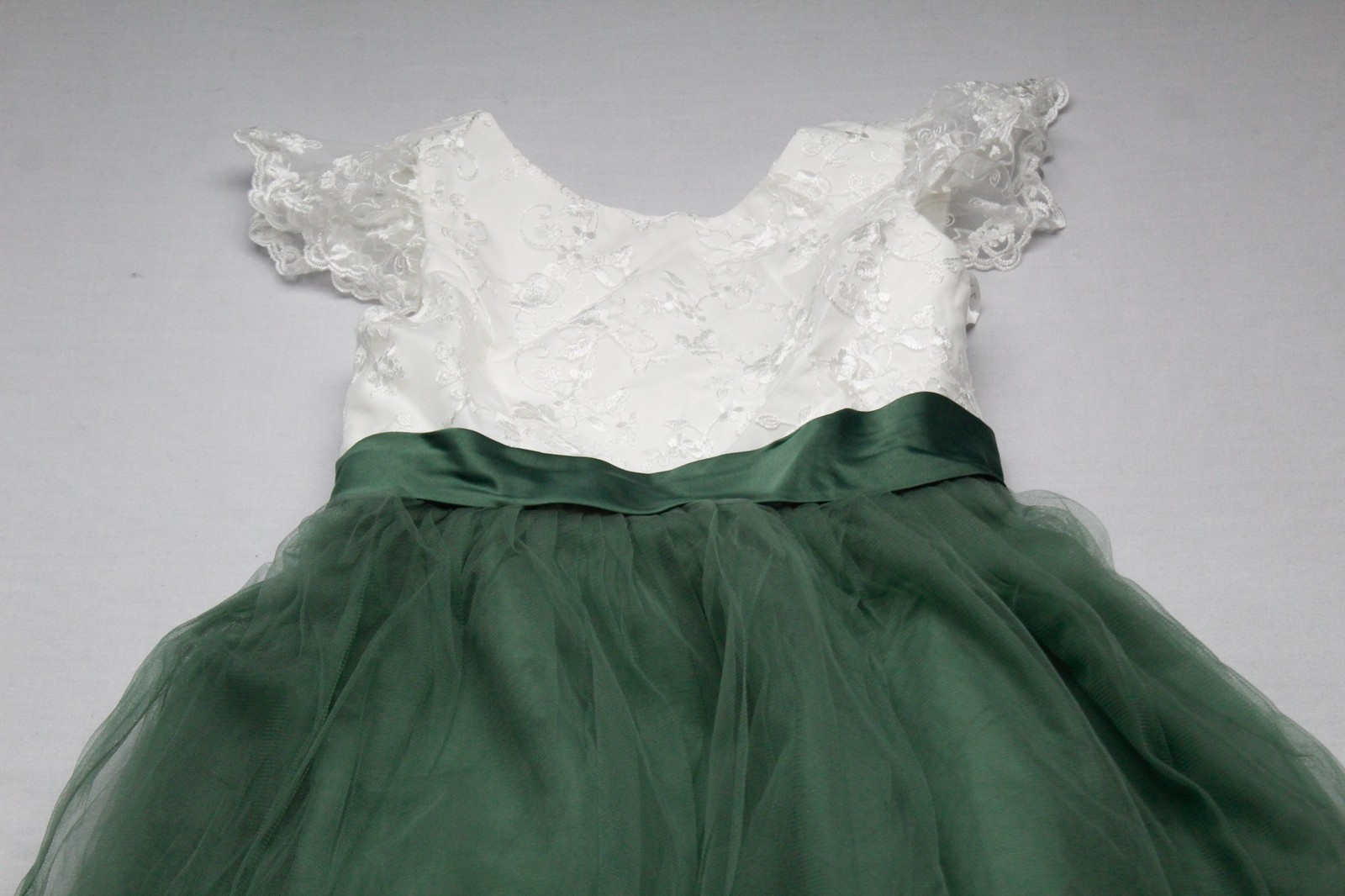 Azazie Girls Pookie A-Line Lace Tulle Scoop Neck Dress AP2 Eucalyptus Size: 12