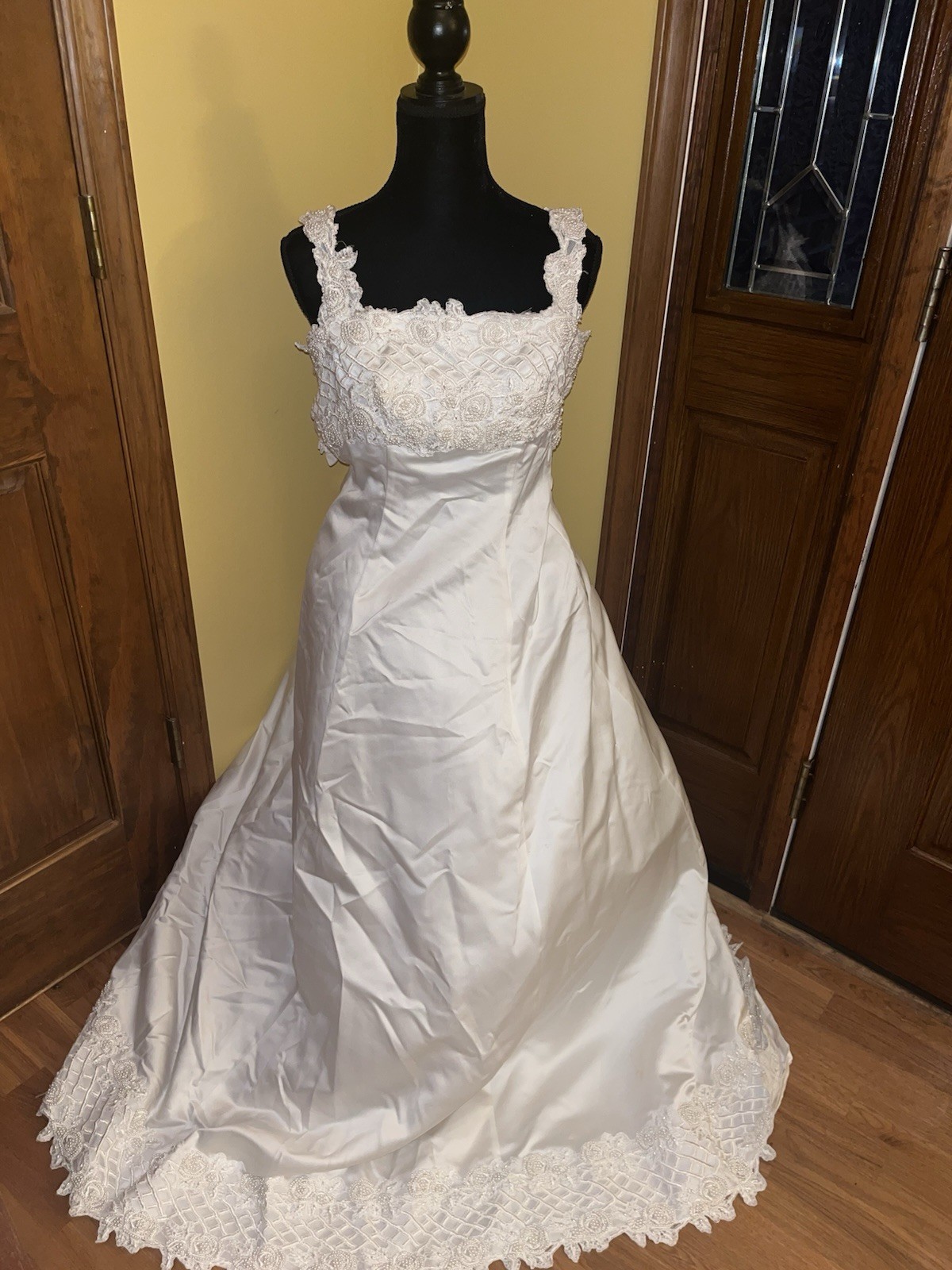 Vintage Jasmine Wedding Gown/ Dress Size 8 White Beaded Style S97S5 NWT
