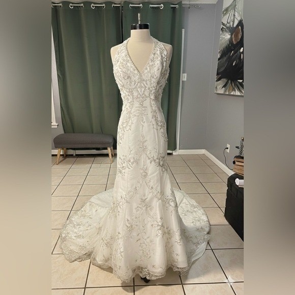 Mori Lee Madeline Gardner Wedding Dress White Embroidered Halter Mermaid Bridal