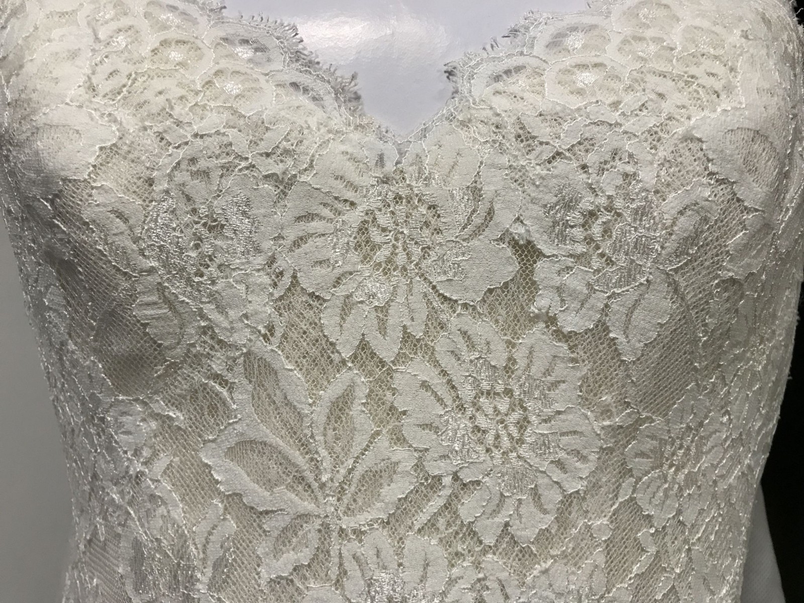 Matthew Christopher Violet Wedding Dress 8-12 Champange Silk Lace Keyhole