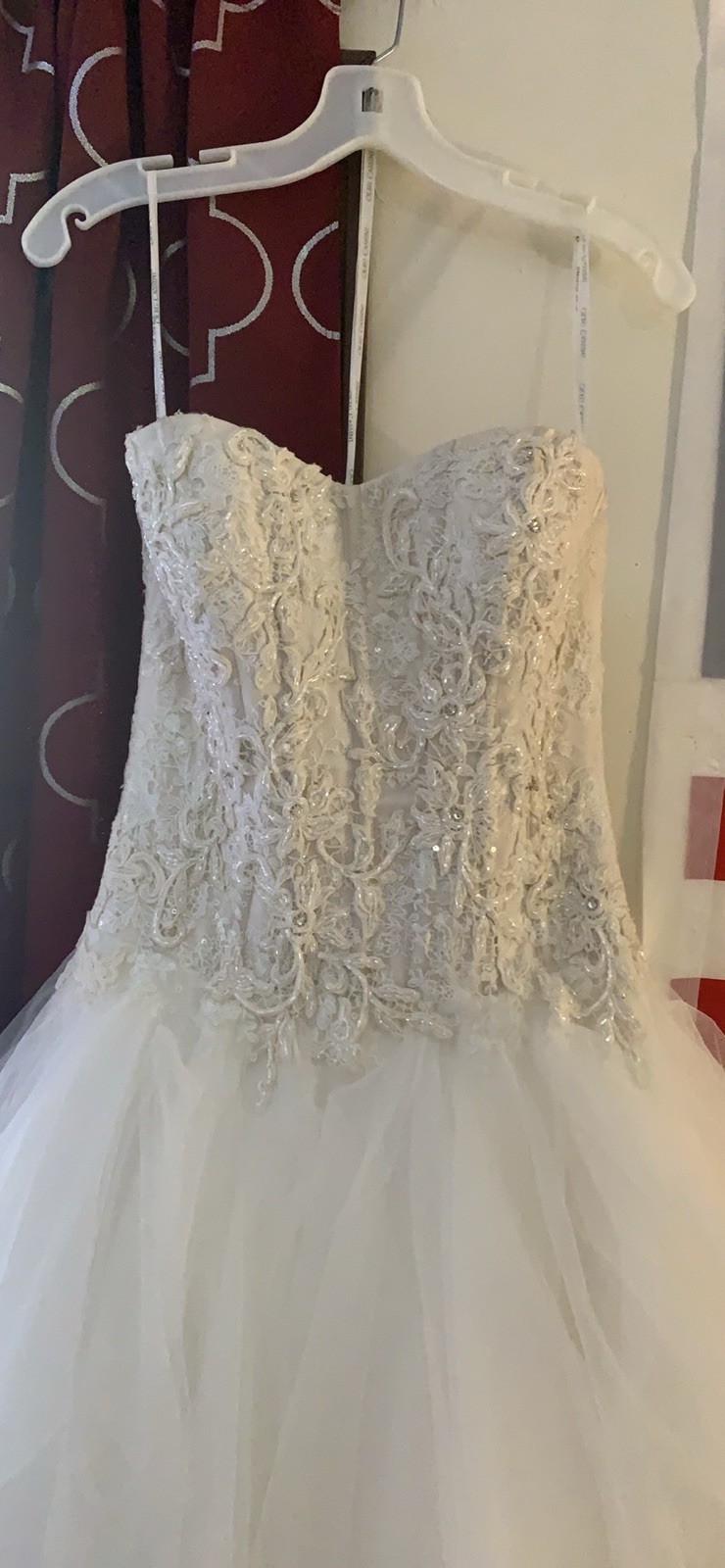 Oleg Cassini Organza Ruffle Embroidery Ball Gown Wedding Dress Ivory 7CWG568