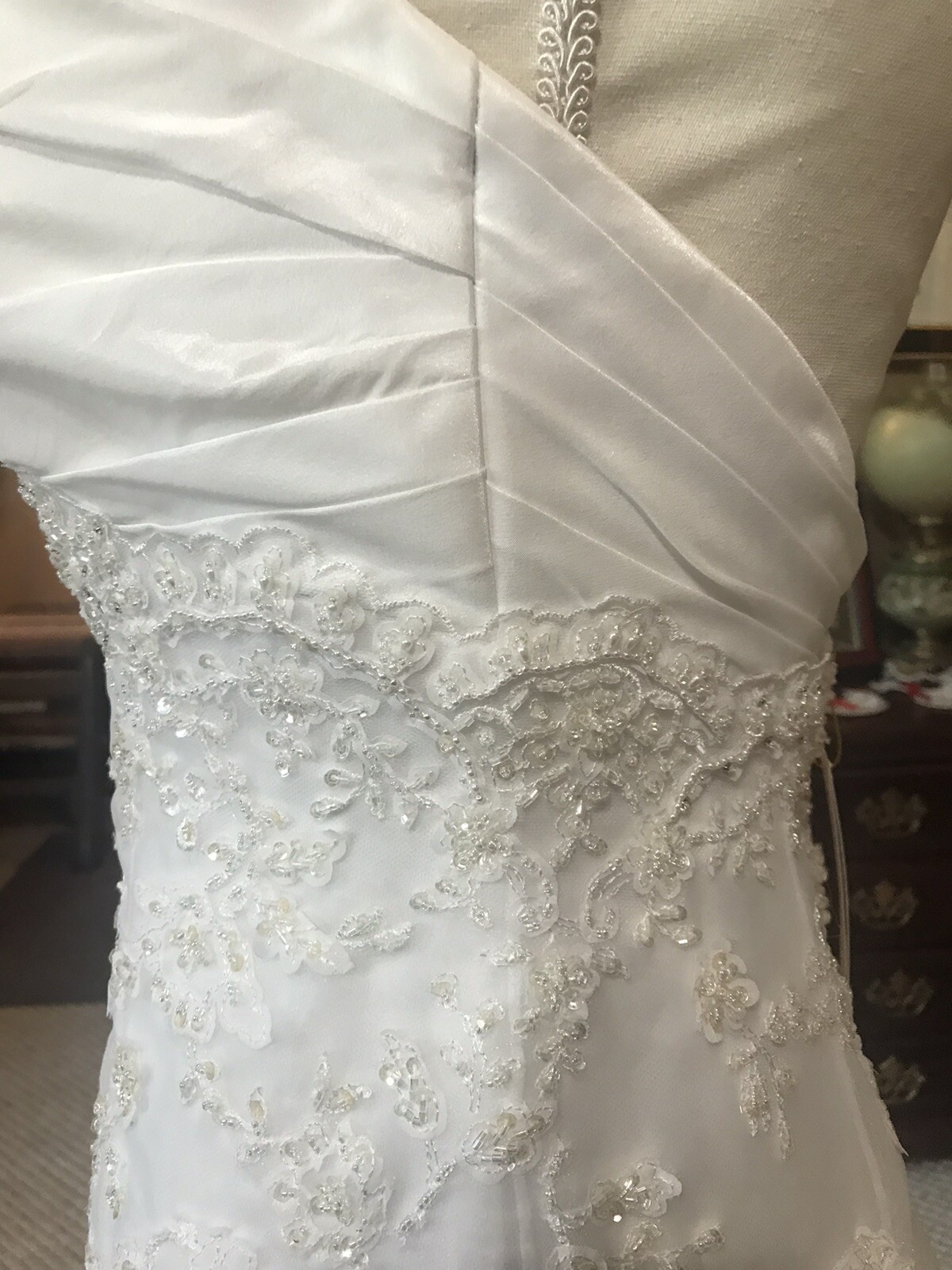 Casablanca White Bridal Gown and Veil Size 8 NWT