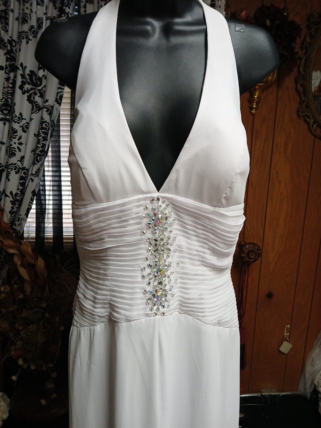 White Chiffon And Satin Wedding Dress Halter Neck Size 12