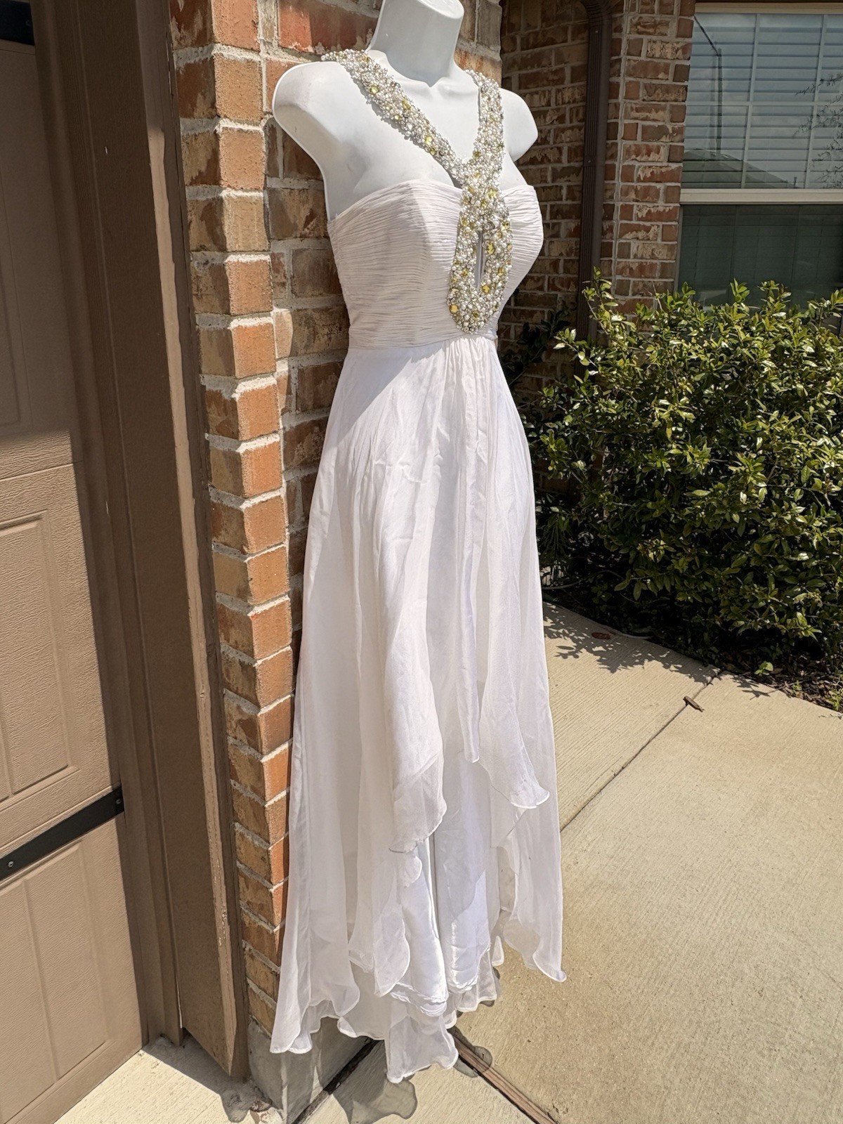 Sherri Hill 19662 High-Low Halter Beaded Chiffon Dress White/Gold Size 4