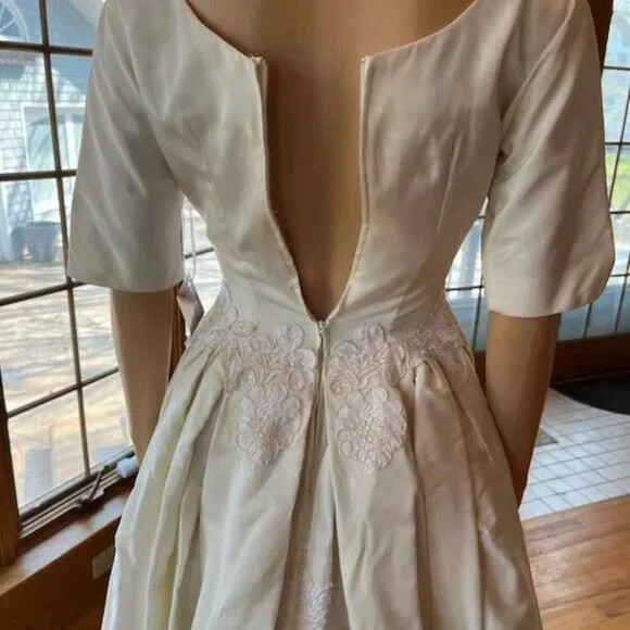 * Vintage Short Sleeve Ivory Taffeta Lace Bridal Ball Gown Wedding Dress Size 0