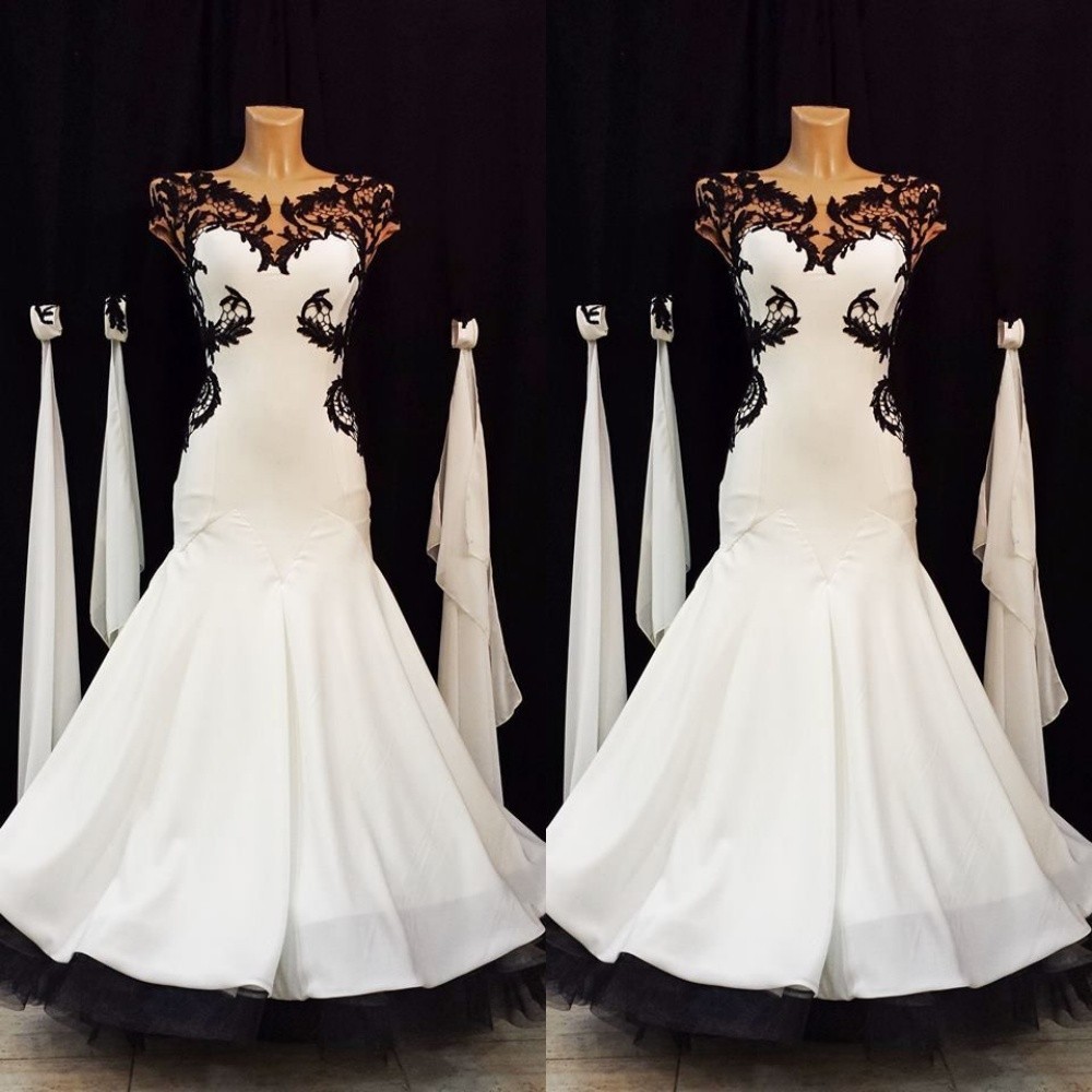 Mermaid Wedding Dresses With Black Lace Boat Neck White Ivory Bridal Gowns