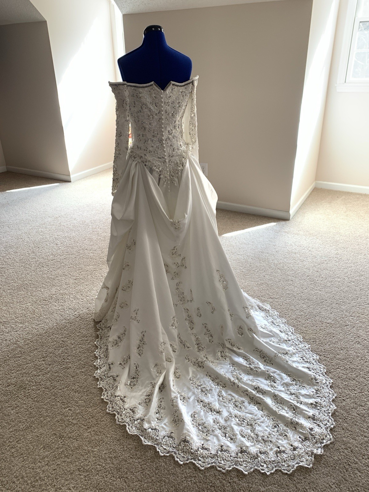 Vintage Venus Beaded Sequin Wedding Dress Long Train Size 10W