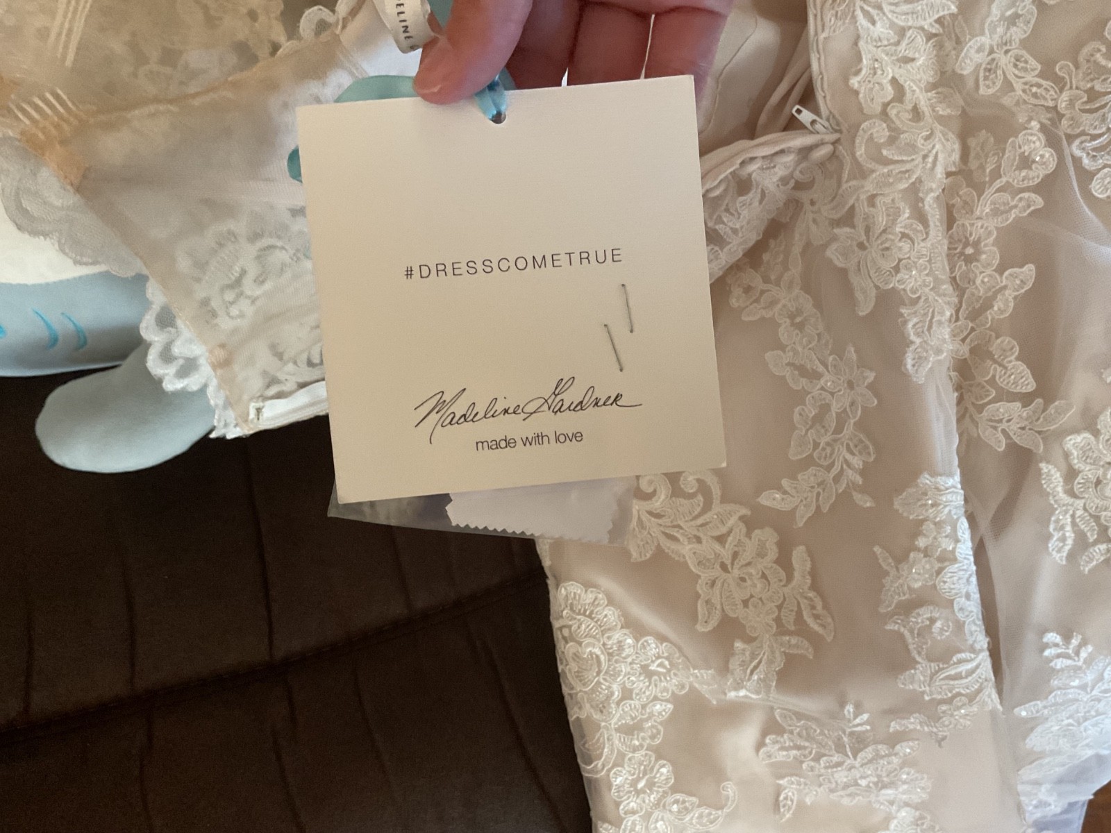 MADELINE GARDNER IVORY WEDDING DRESS WITH TAGS SIZE 6 STYLE 5616 NEVER USED