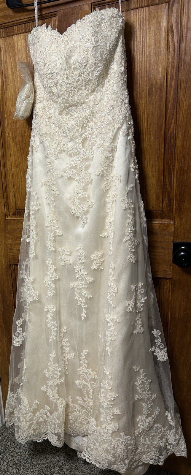 Maggie Sottero Emma Wedding Dress Size 6 Ivory Corset Detachable Cap Sleeves