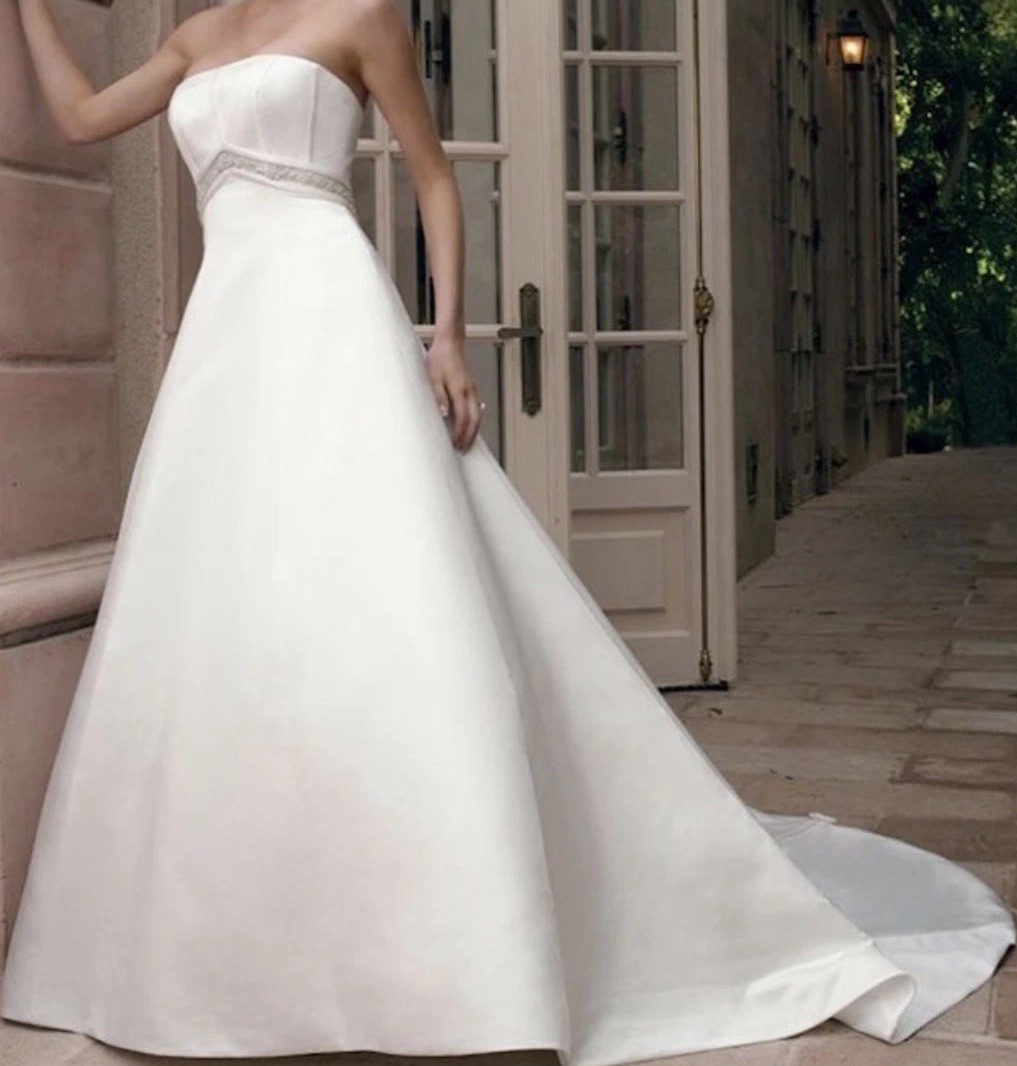 Elegant fairytale romantic A-Line train Strapless Satin bridal gown Beading