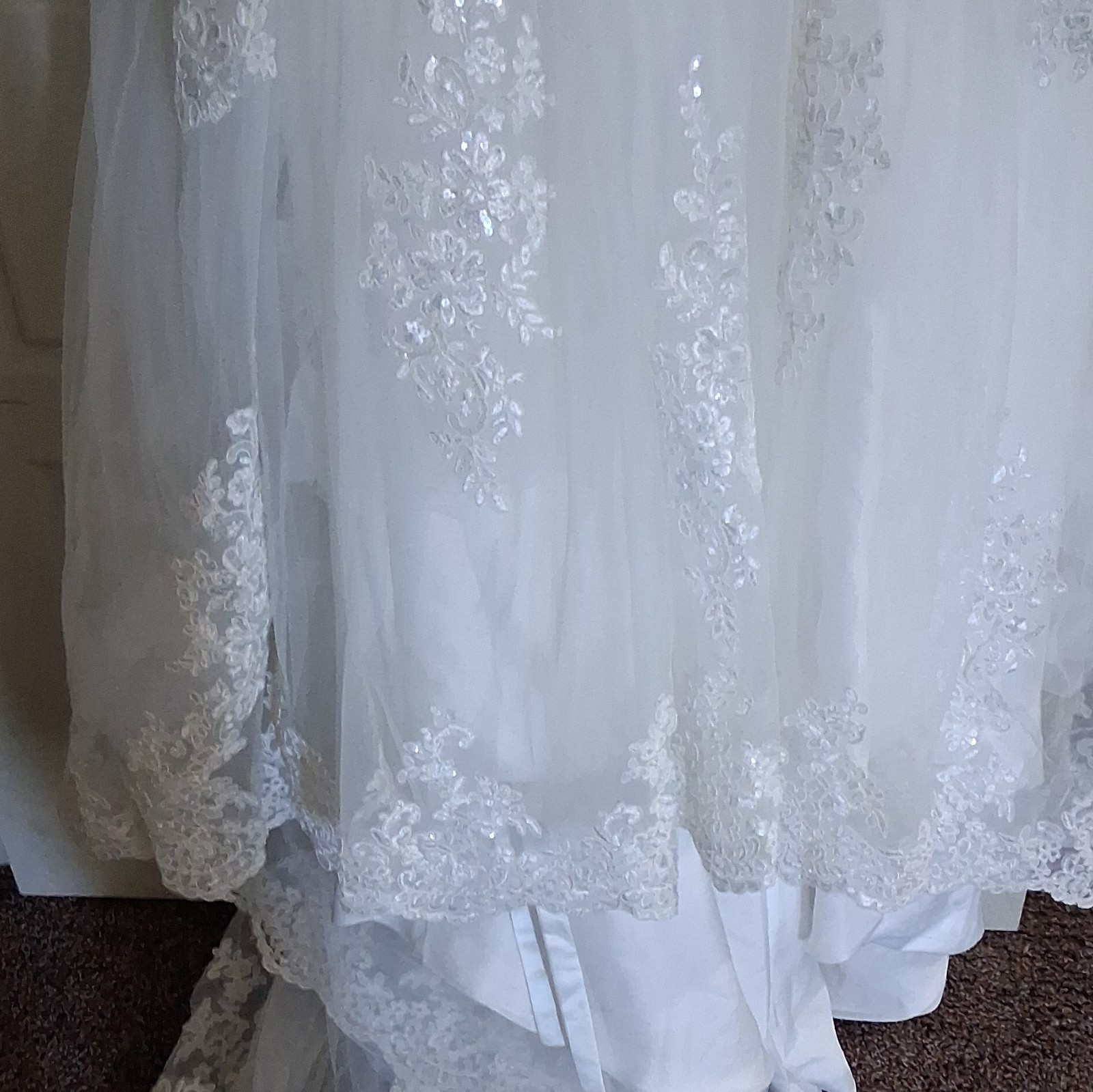 RYANTH White Lace Sequin Tulle A-Line V-Neck Sleeveless Full-Length Size 16