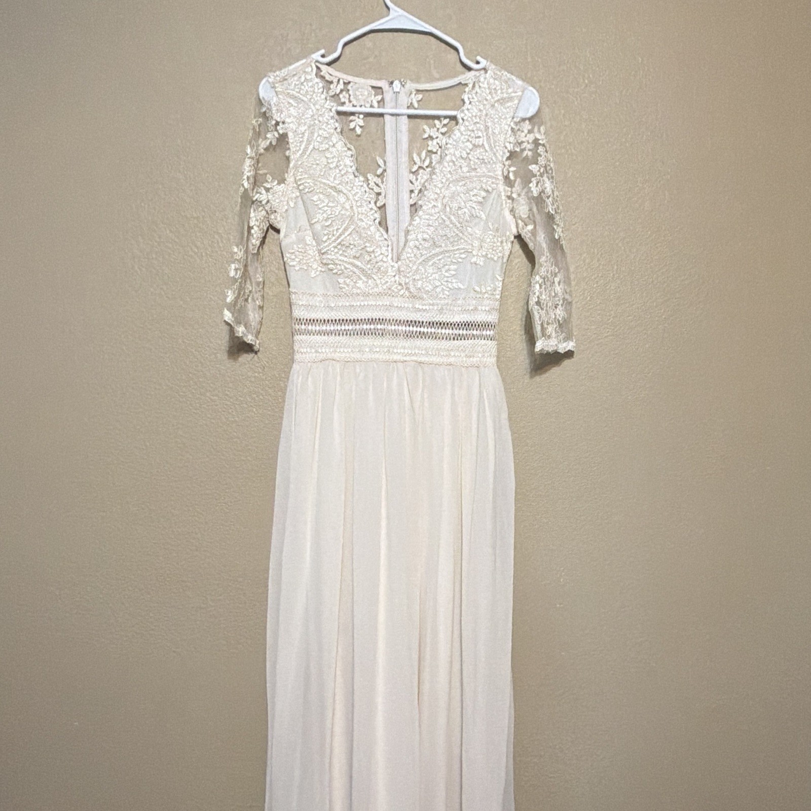 Ivory Lace & Embroidery XS Maxidress Wedding Dress Deep V-Neck Lace Sleeves Boho