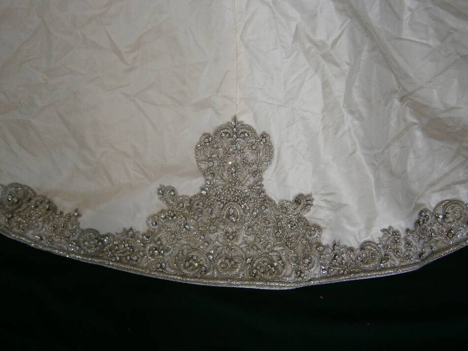 Victor Harper Couture Wedding Dress Silk Swarovski Crystals Ivory Size 6-8