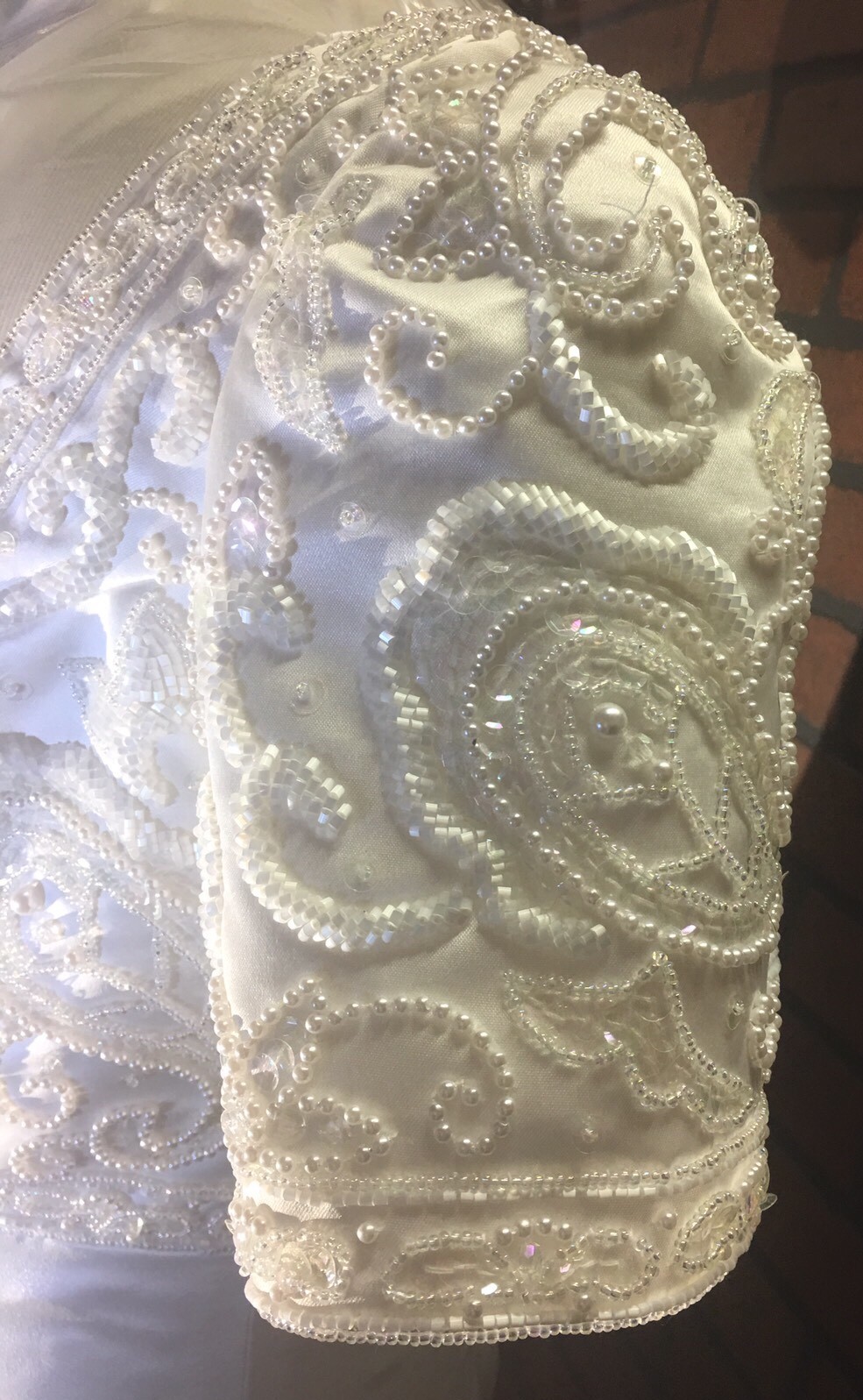 NICE BEADED Demetrios Short Sleeve Petite Size 8 WHITE Wedding Dress W/ Train
