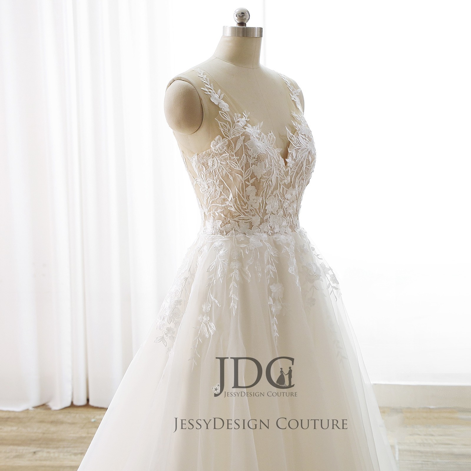 Airy glitter lace wedding dress wedding dress 32-60 straps ivory crystals
