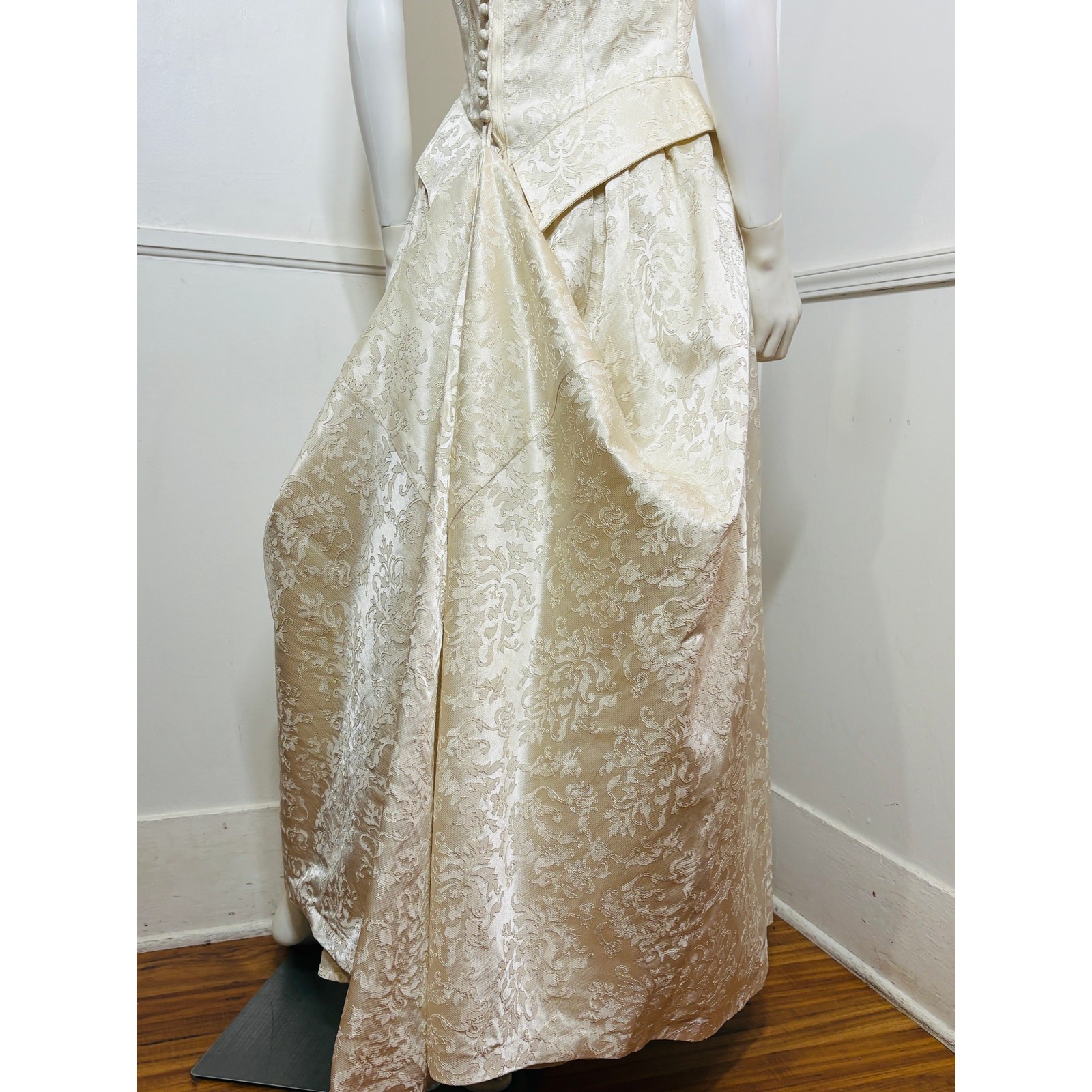 1990s Vintage Cream and Gold Jacquard Princess Bridal Gown by Jessica McClintock