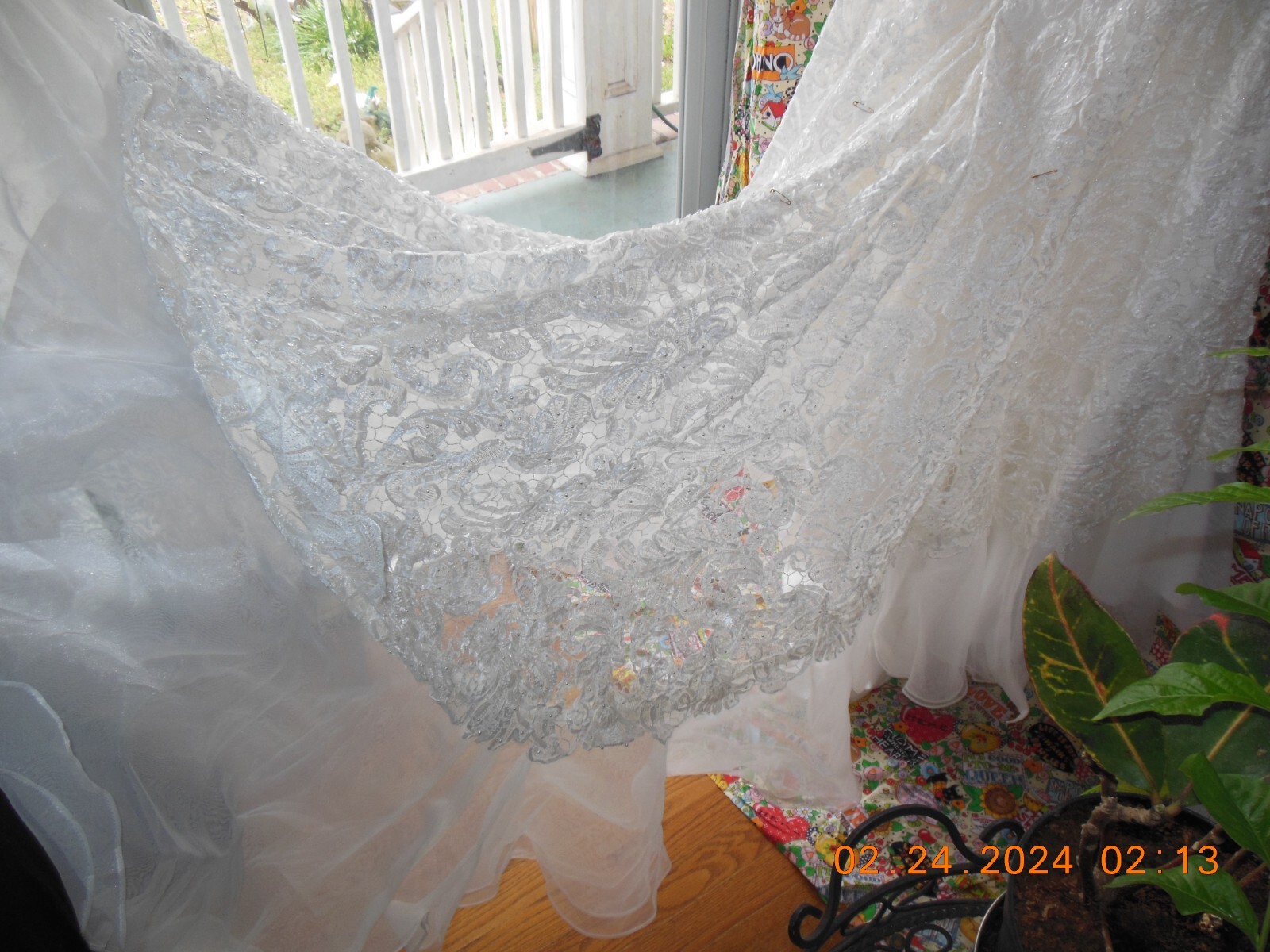Davids Bridal Strapless Bridal /Floral Lace /16W with bunting hooks