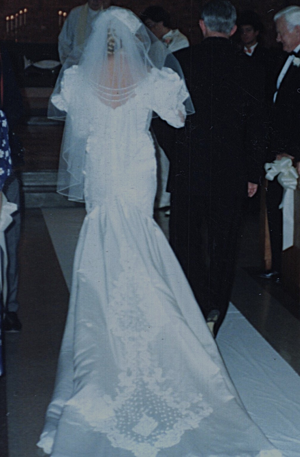 Venus Wedding Gown w/Veil Vintage 90’s Lace/Beaded/Pearled/Mermaid /ProPreserved