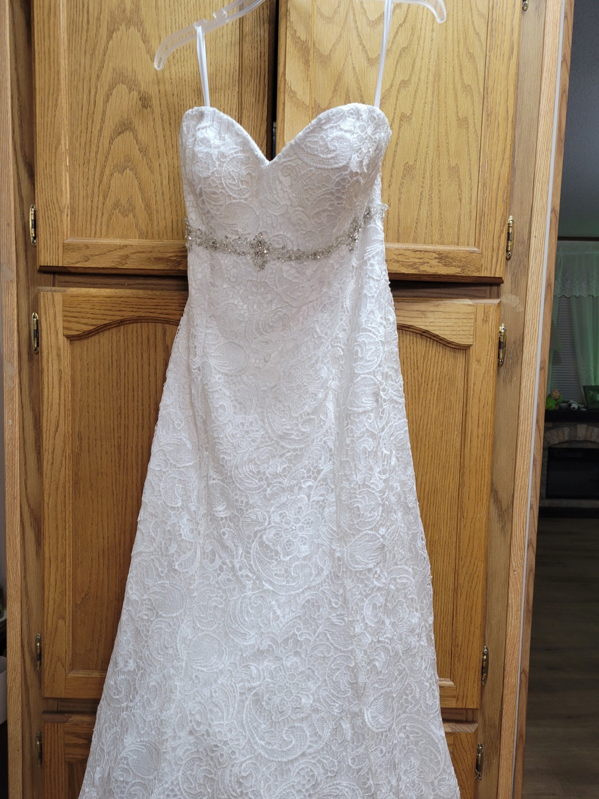 White Lace Overlay Wedding Dress, Fully Lined. Hi/Lo Style w/Sweetheart Neckline