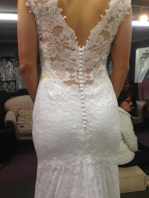 Essence of Australia D2009 Wedding Dress Lace High Neck Low Back Lace Stretch 14