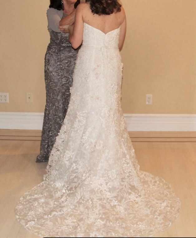 Gorgeous Oleg Cassini Soft White Lace 3D Pink Rose Dress Size 8 EUC