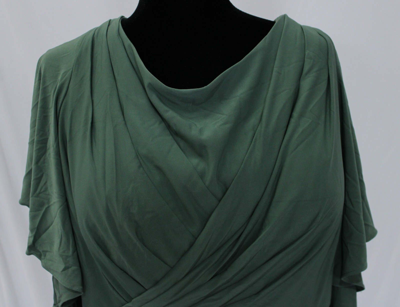 Azazie Women’s Louanne Mermaid Boatneck Dress AP2 Eucalyptus Size: A26 NWT