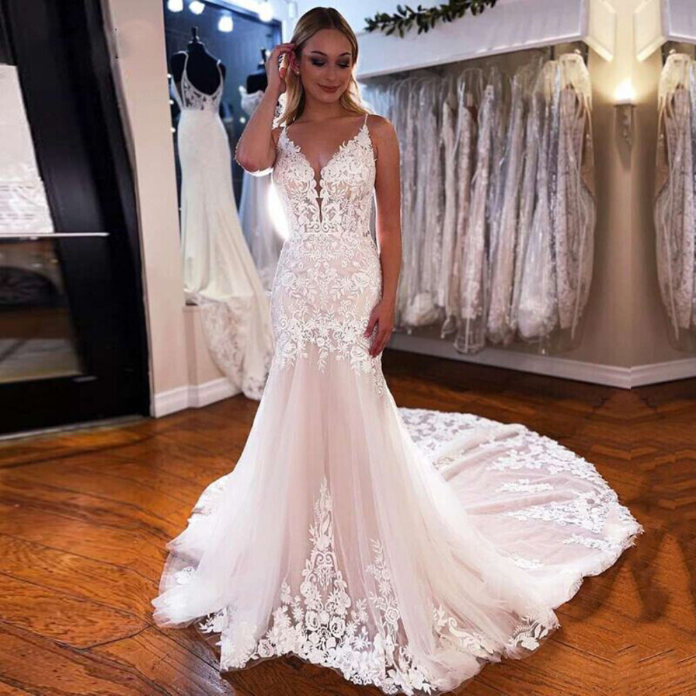 Beach Mermaid Wedding Dresses Spaghetti Strap Appliques Buttons Back Bridal Gown