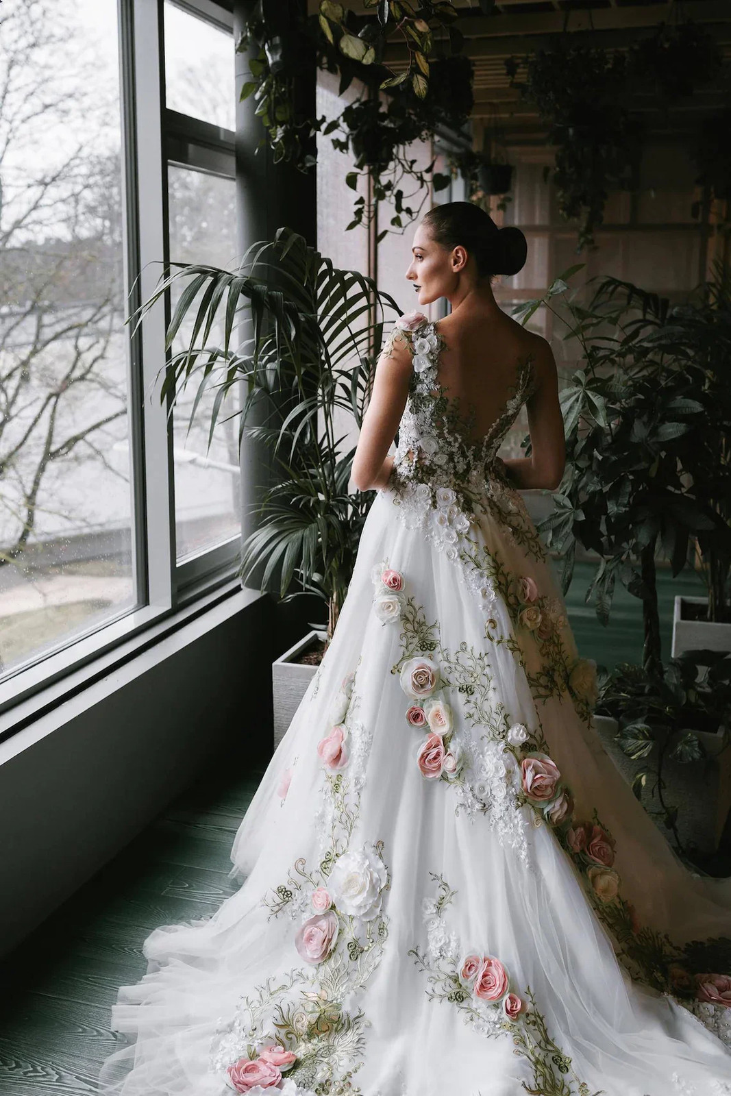 V-neck Wedding Dresses New Design Rose Collection White For Bridal Open Back