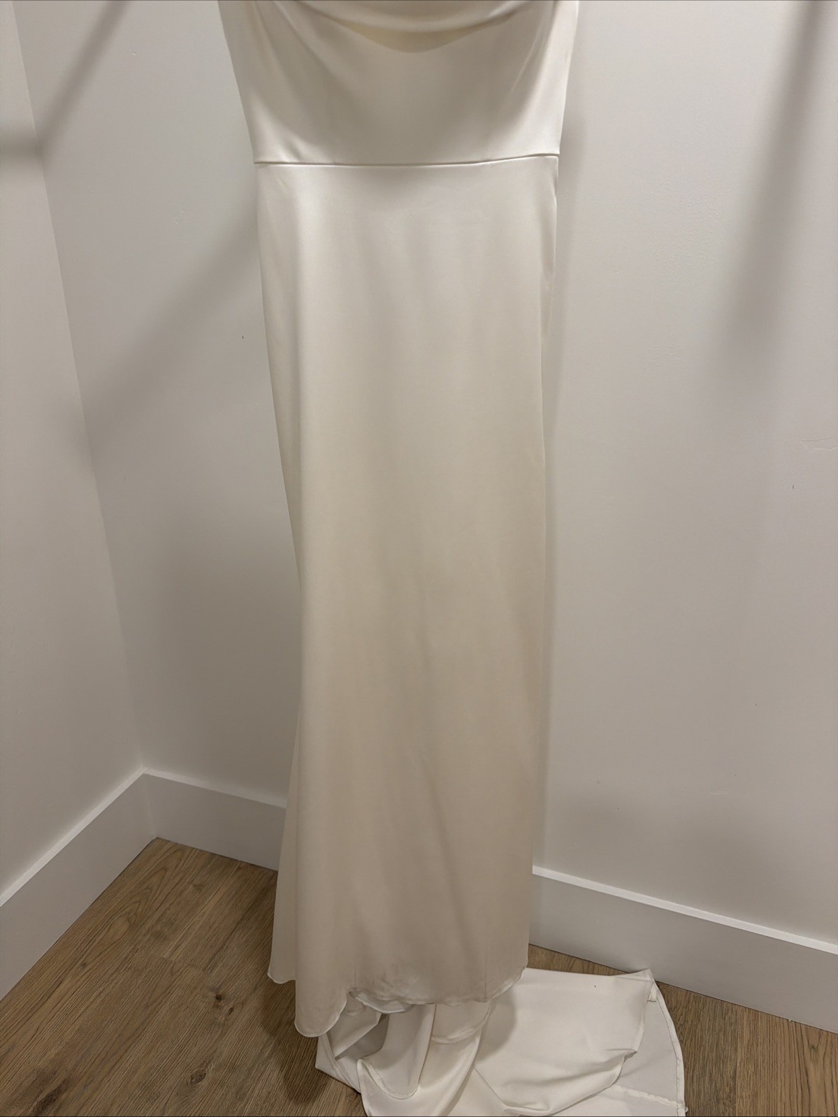 Wilderly By Allure Size 8 Premium Bridal Sample Gown, Size 8