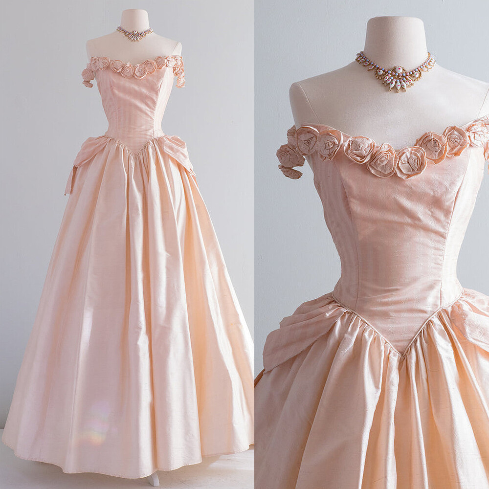 Blush Pink Vintage 3D Floral Satin Wedding Dresses Off The Shoulder Bridal Gowns
